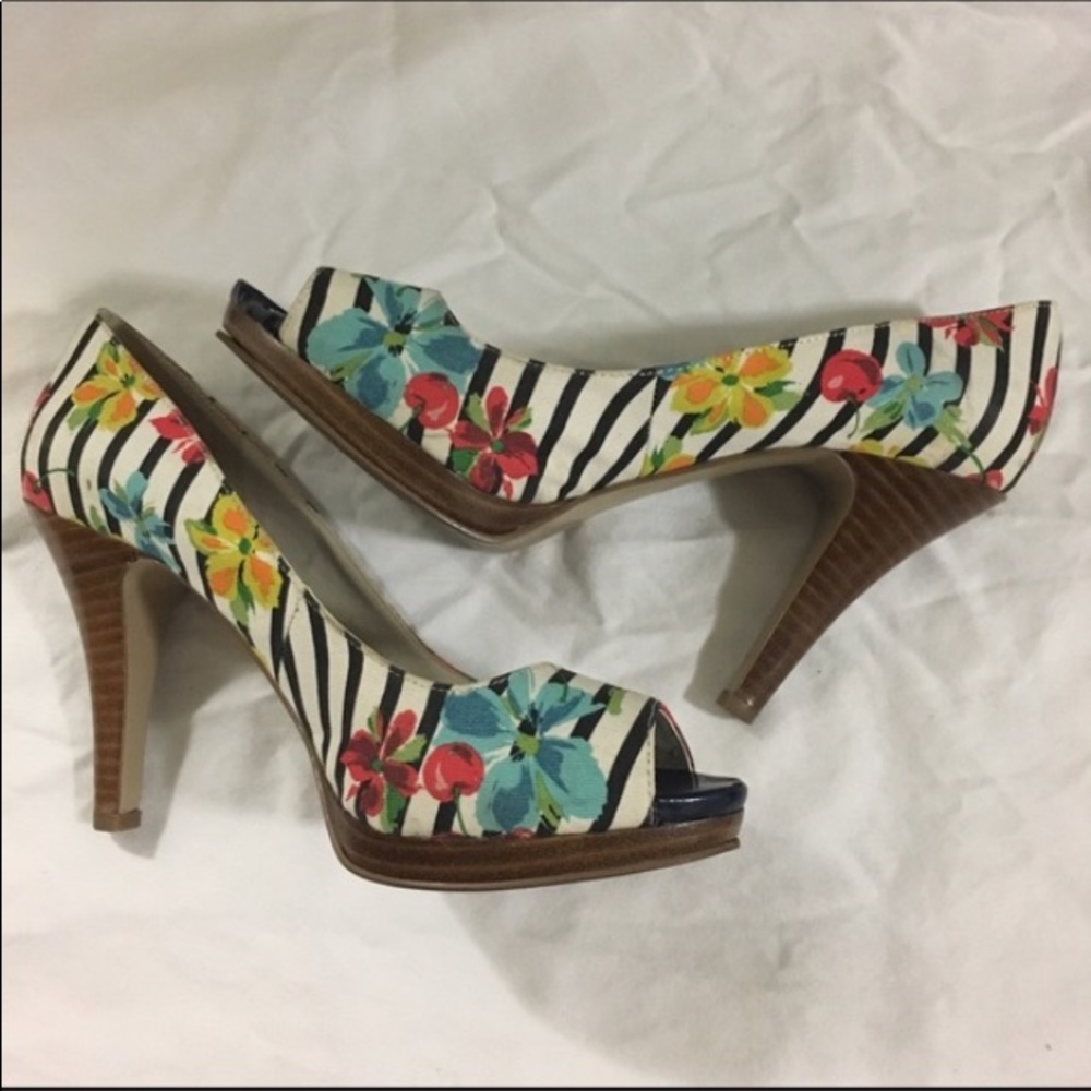 Nine West Floral Peep Toe Heel - Picture 2 of 3